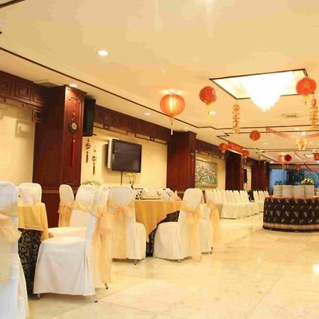 Regent'S Park Hotel Malang Dış mekan fotoğraf