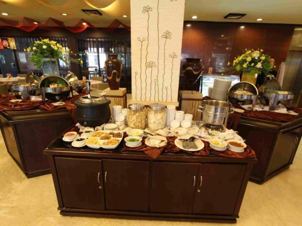 Regent'S Park Hotel Malang Dış mekan fotoğraf