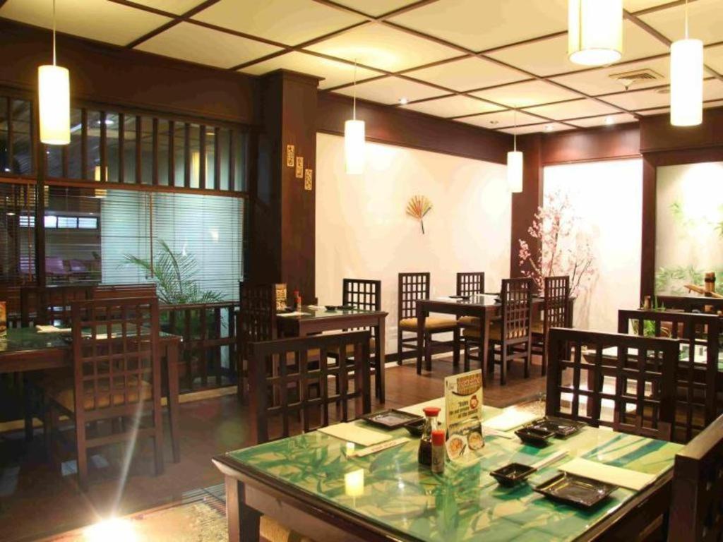 Regent'S Park Hotel Malang Dış mekan fotoğraf