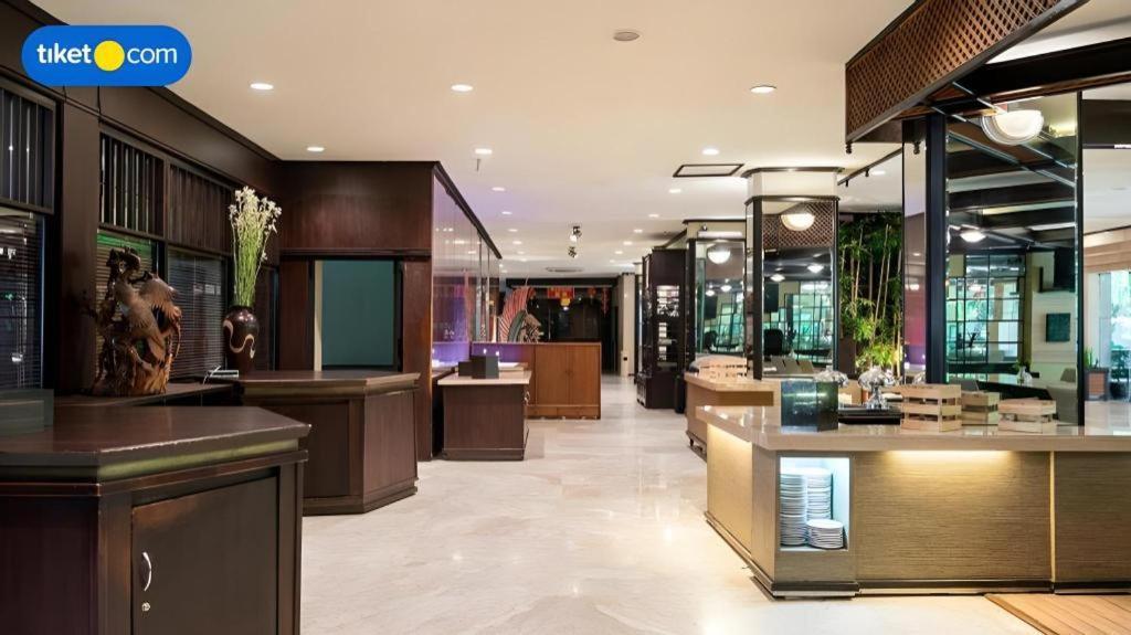 Regent'S Park Hotel Malang Dış mekan fotoğraf