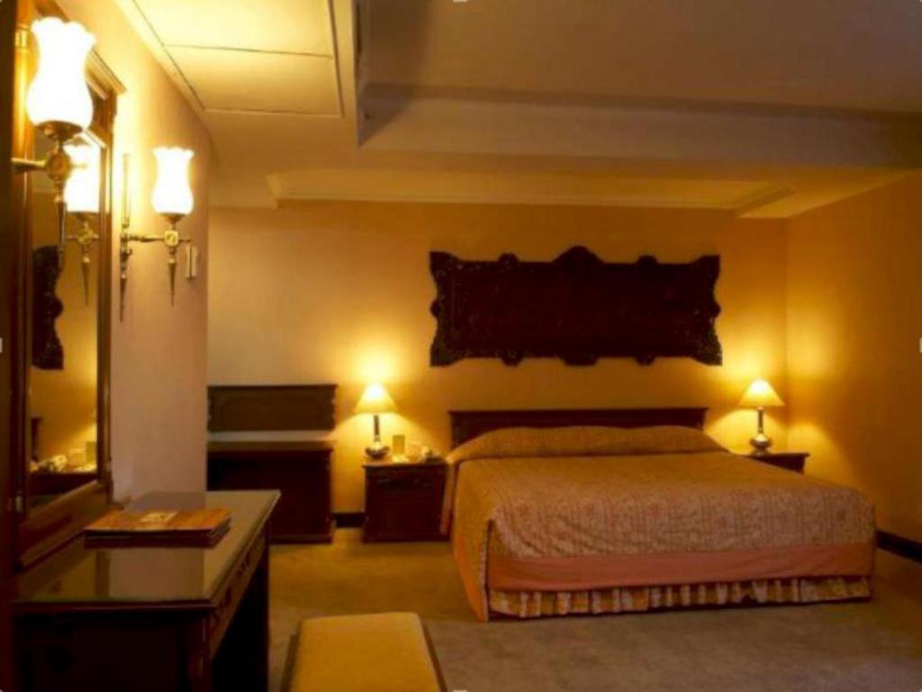 Regent'S Park Hotel Malang Dış mekan fotoğraf