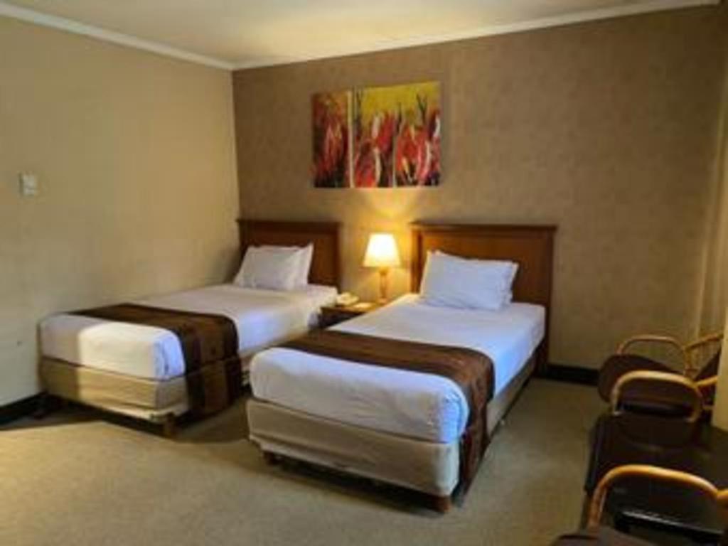 Regent'S Park Hotel Malang Dış mekan fotoğraf