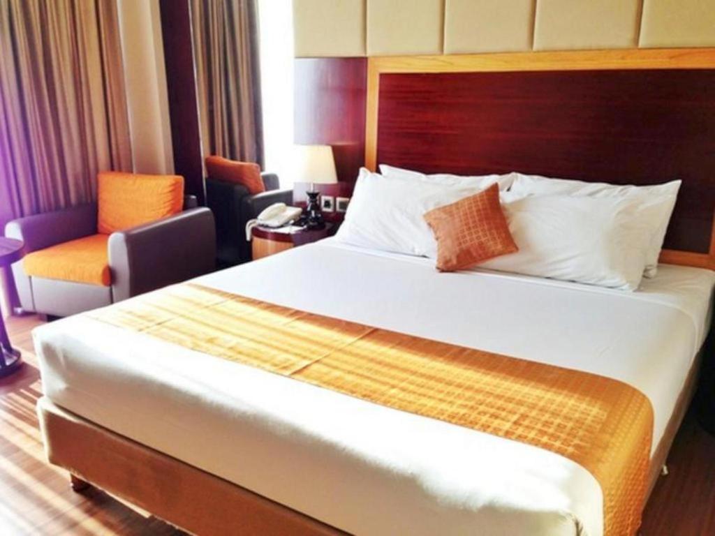 Regent'S Park Hotel Malang Dış mekan fotoğraf